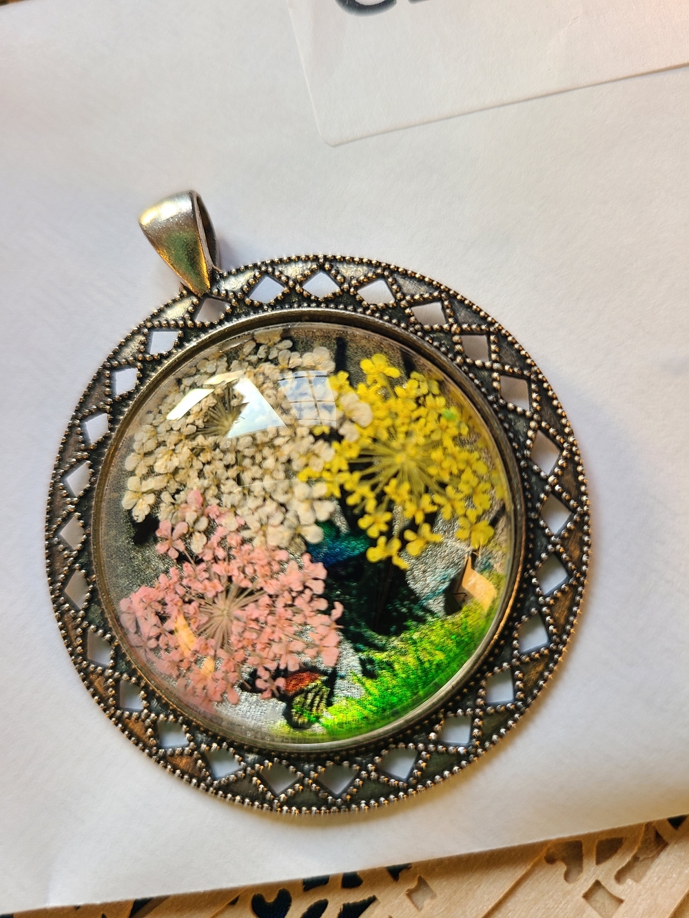 Vintage Yellow Pink Green Floral Resin Pendant Necklace - Picture 5 of 11